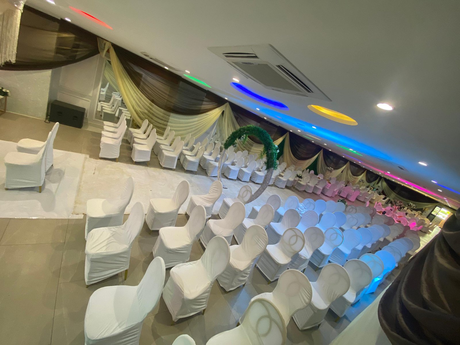 BANQUETHALL